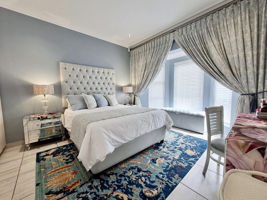 3 Bedroom Property for Sale in Yzerfontein Western Cape